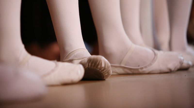 piedi ballerine con scarpe da mezzapunta